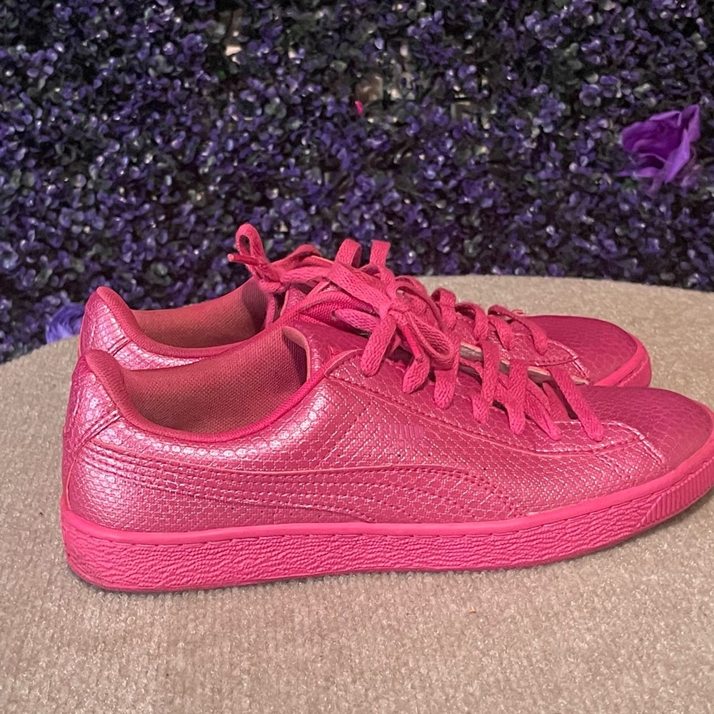 Puma sneakers. Sz 10